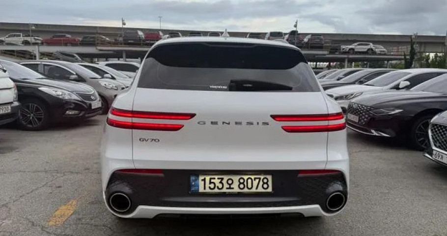 Genesis Gv70 