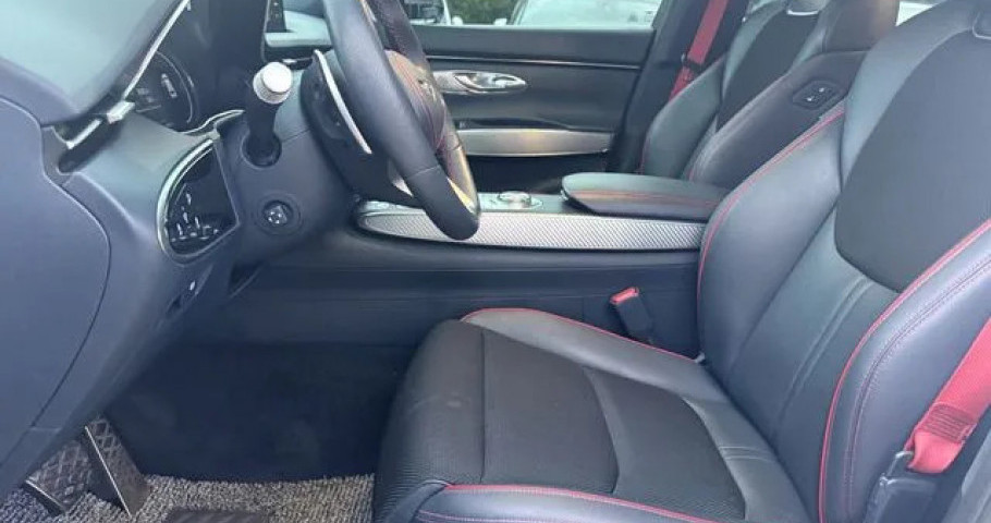 Genesis Gv70 
