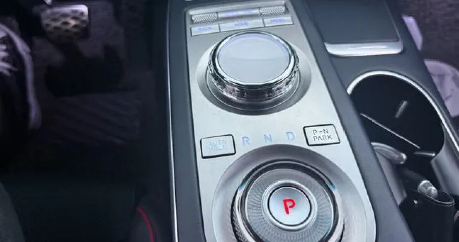 Genesis Gv70 