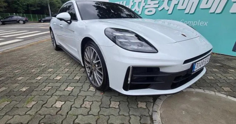 Porsche Panamera 