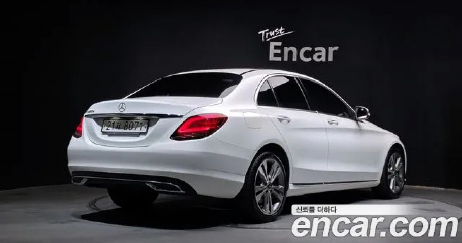 Mercedes-Benz C-Class 