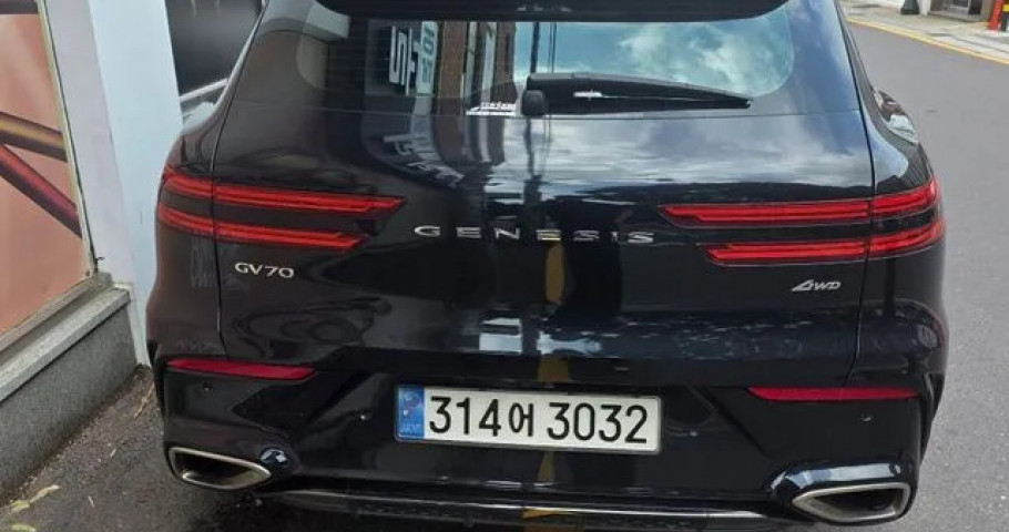 Genesis Gv70 
