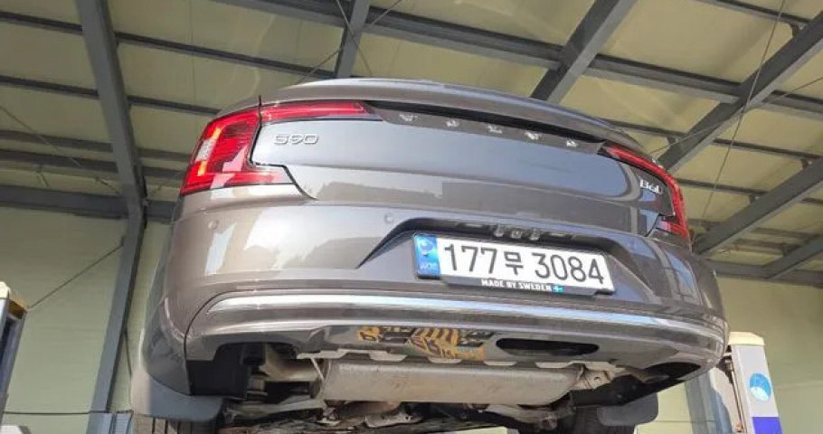 Volvo S90 