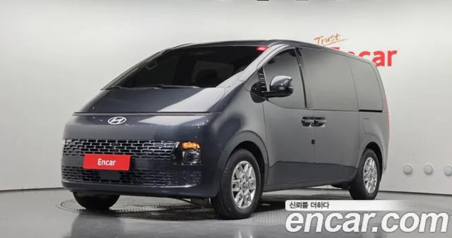Hyundai Staria 
