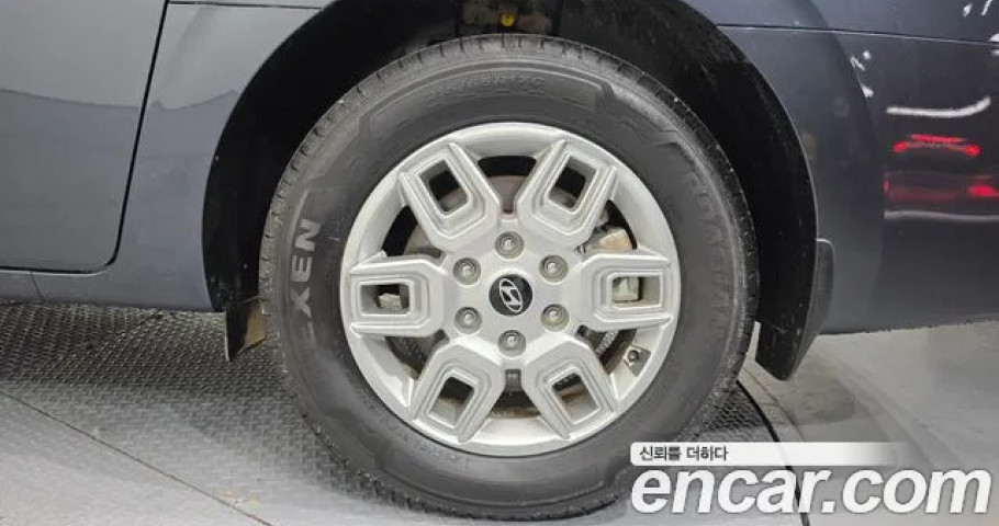 Hyundai Staria 