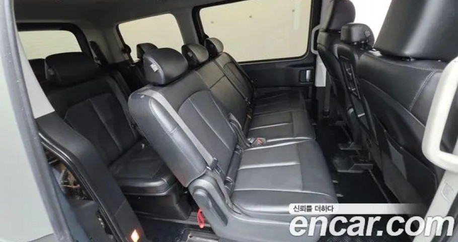 Hyundai Staria 