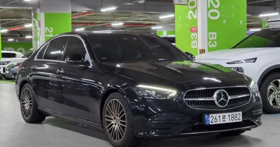 Mercedes-Benz C-Class 