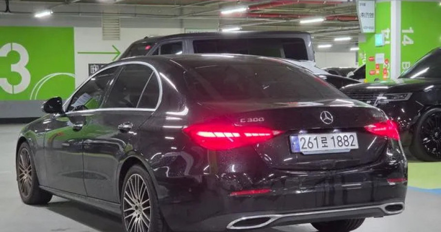 Mercedes-Benz C-Class 