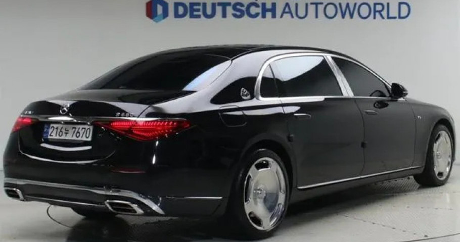 Mercedes-Benz S-Class 