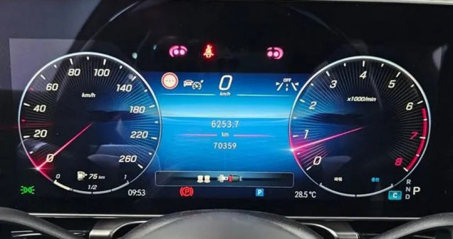 Mercedes-Benz S-Class 