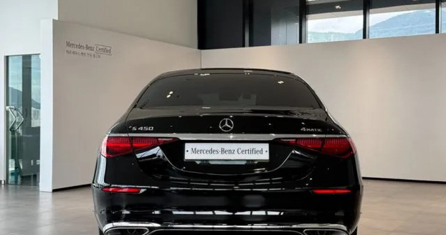 Mercedes-Benz S-Class 