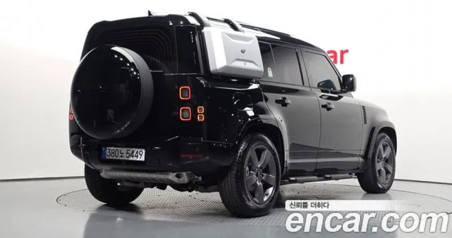 Land Rover Defender 