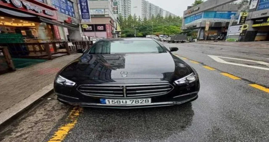 Mercedes-Benz E-Class 