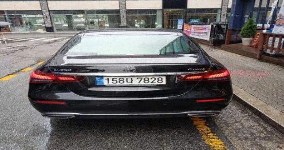 Mercedes-Benz E-Class 