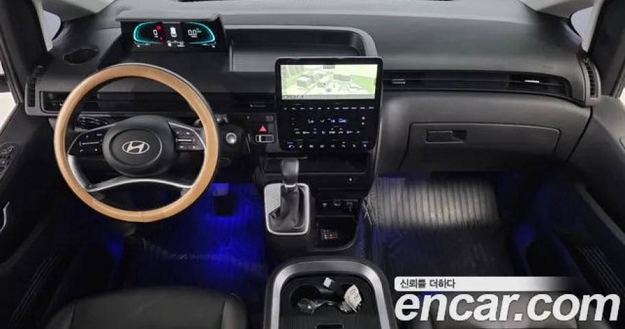 Hyundai Staria 