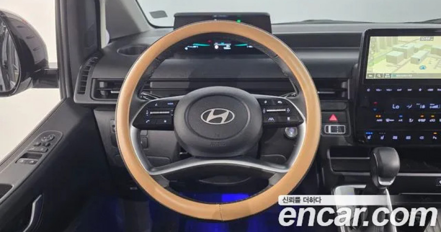 Hyundai Staria 