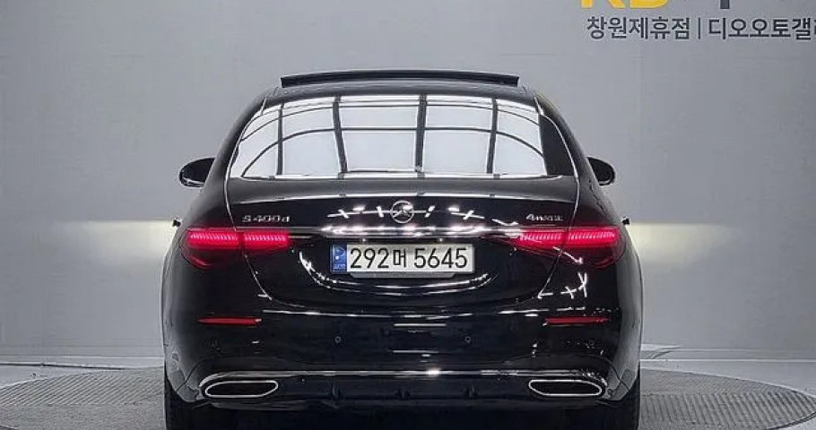 Mercedes-Benz S-Class 
