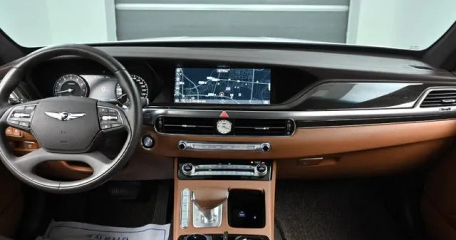 Genesis G90 