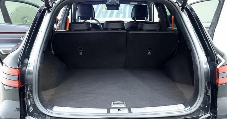 Genesis Gv70 