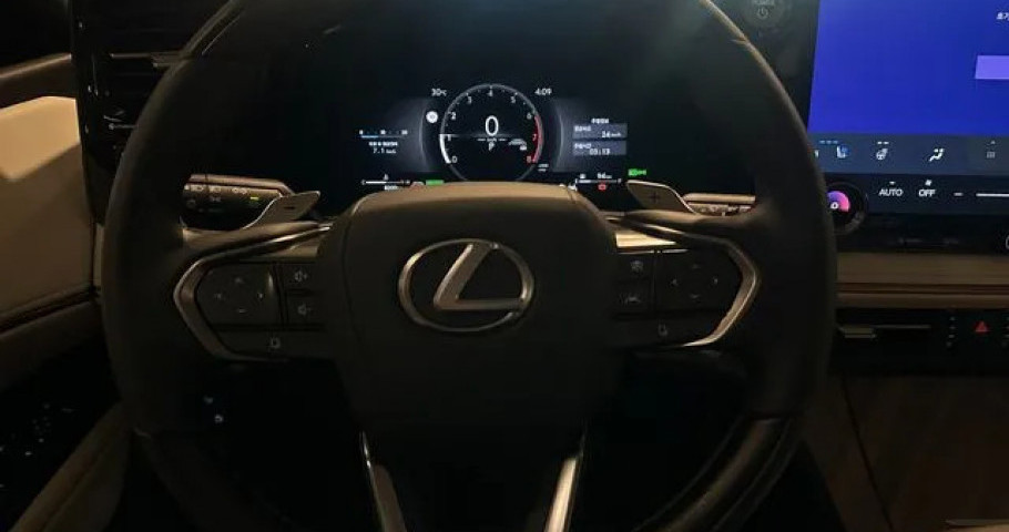 Lexus Lm 