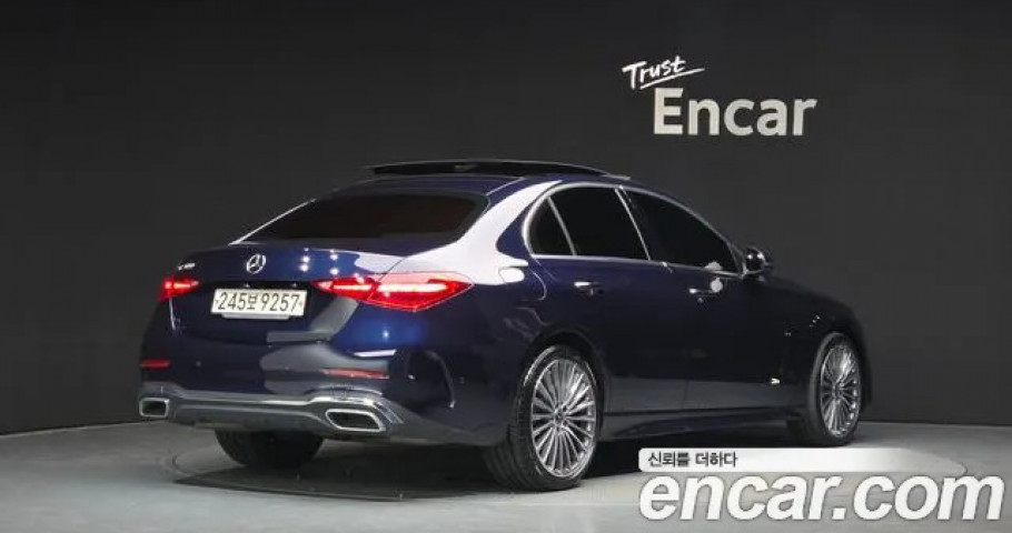 Mercedes-Benz C-Class 