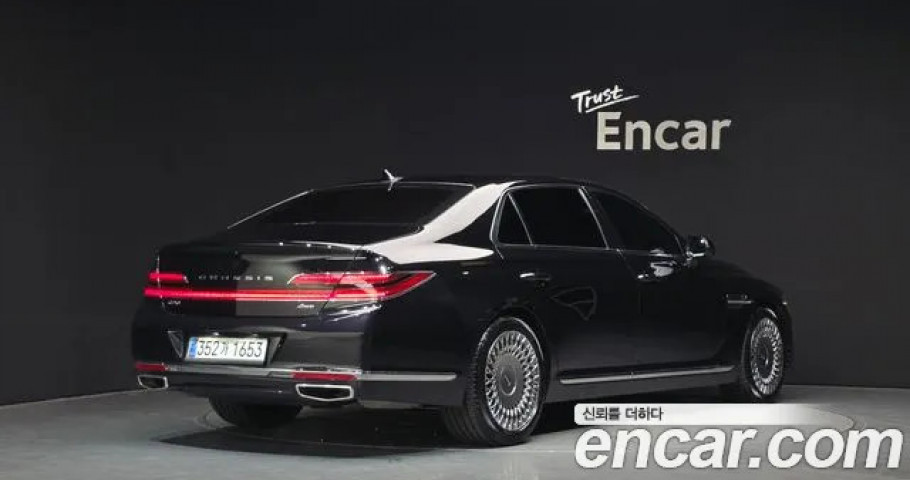 Genesis G90 