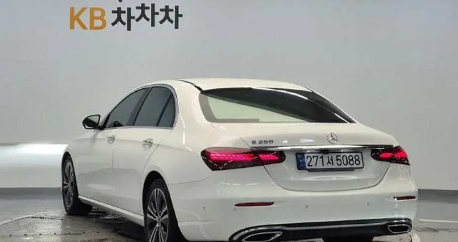 Mercedes-Benz E-Class 