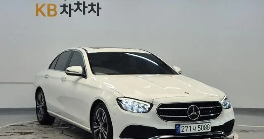 Mercedes-Benz E-Class 