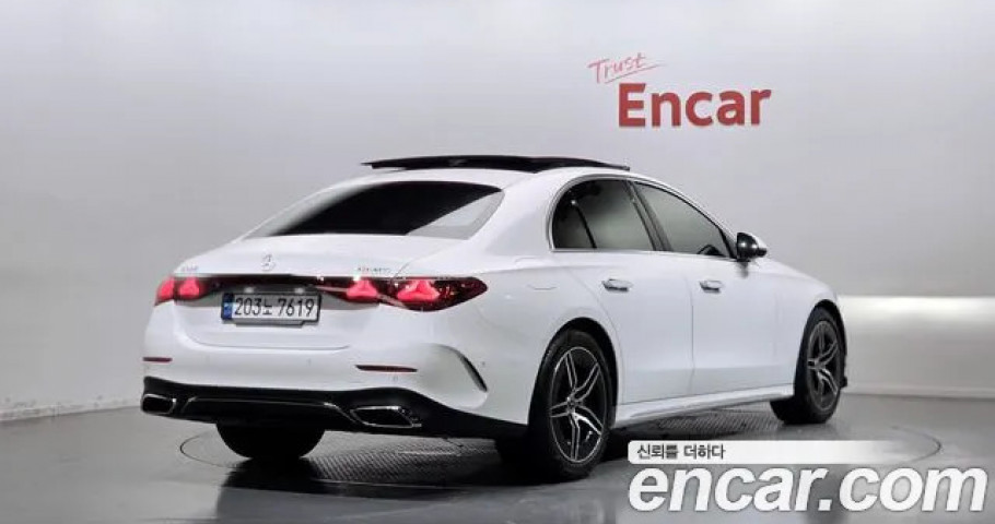 Mercedes-Benz E-Class 