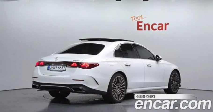 Mercedes-Benz E-Class 
