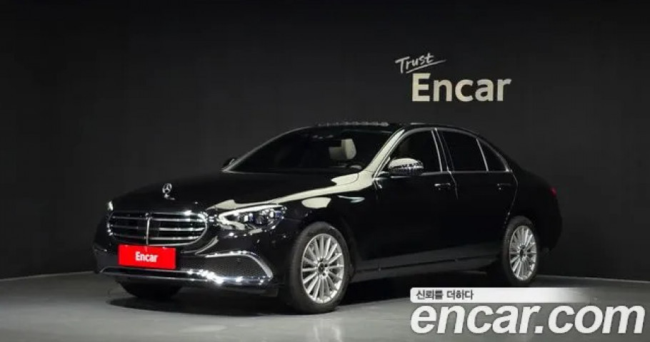 Mercedes-Benz E-Class 