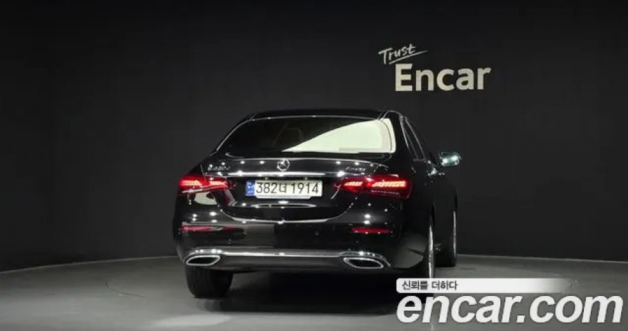 Mercedes-Benz E-Class 