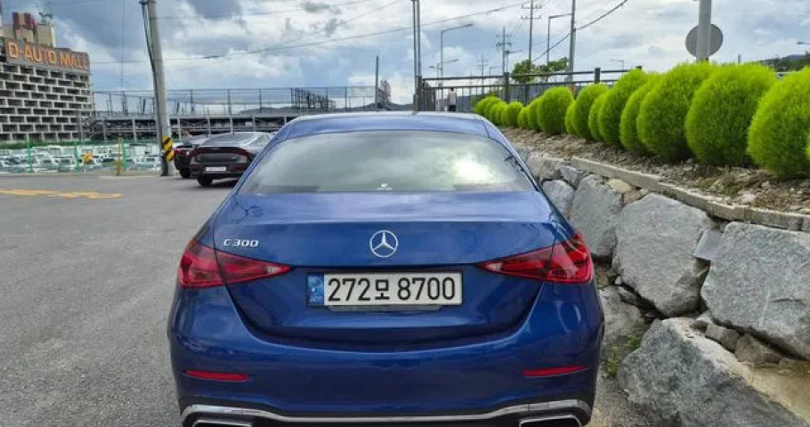 Mercedes-Benz C-Class 