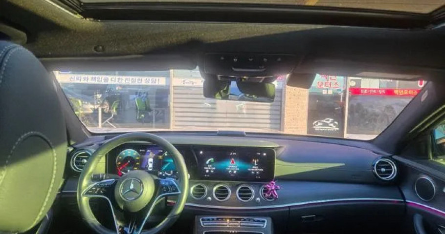 Mercedes-Benz E-Class 