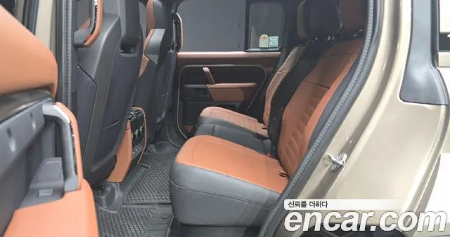 Land Rover Defender 