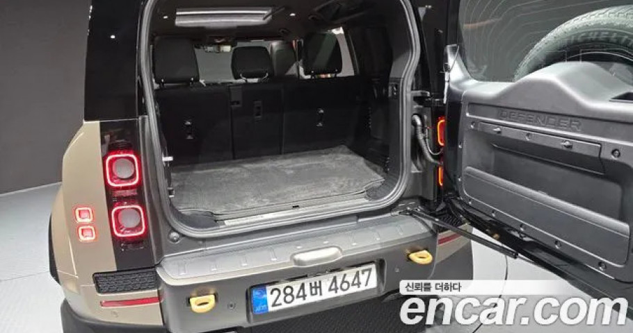 Land Rover Defender 