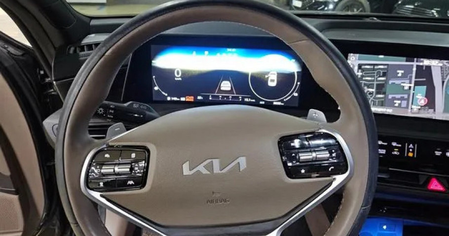 Kia K8 