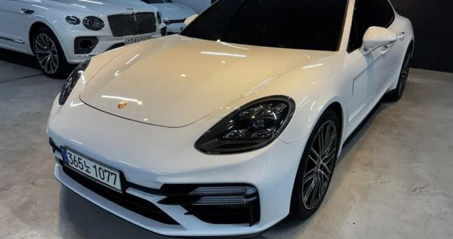 Porsche Panamera 