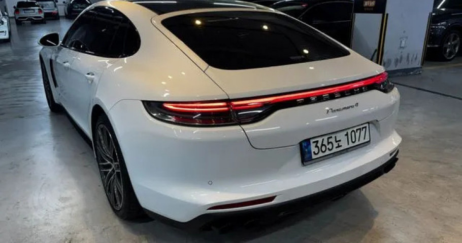 Porsche Panamera 