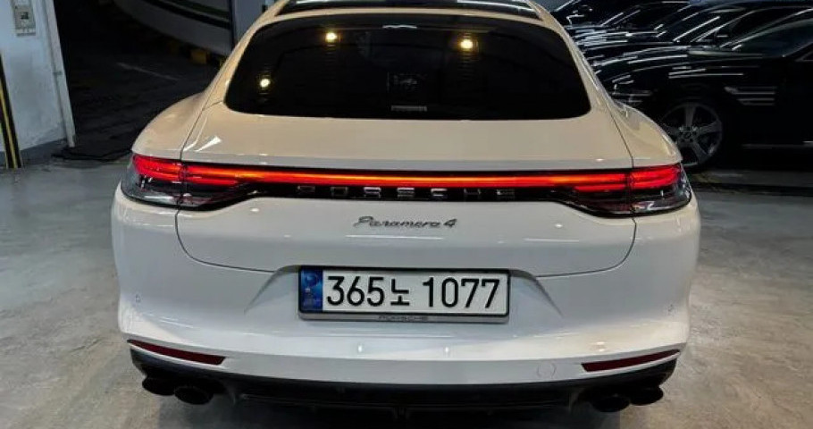 Porsche Panamera 