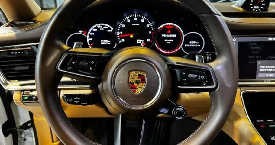 Porsche Panamera 
