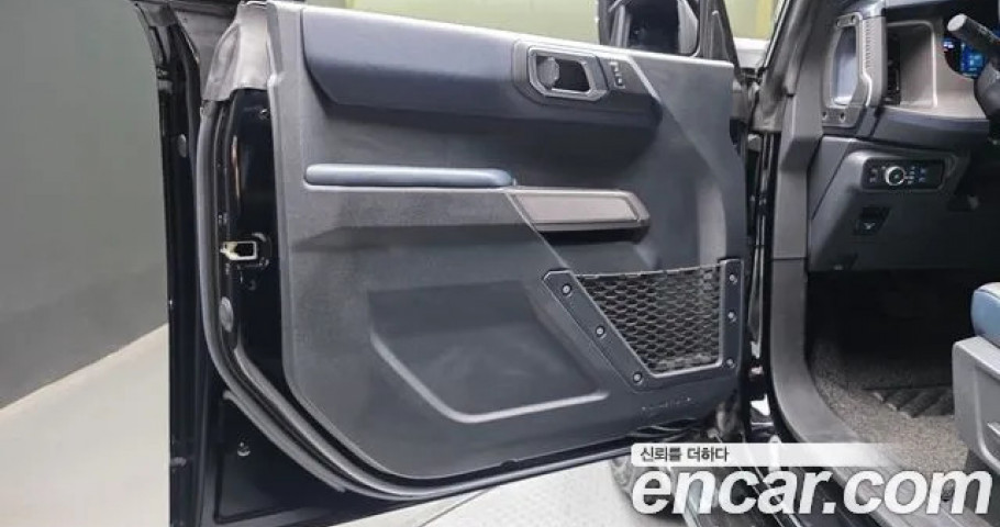 Ford Bronco 
