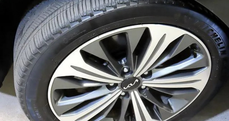 Kia K8 