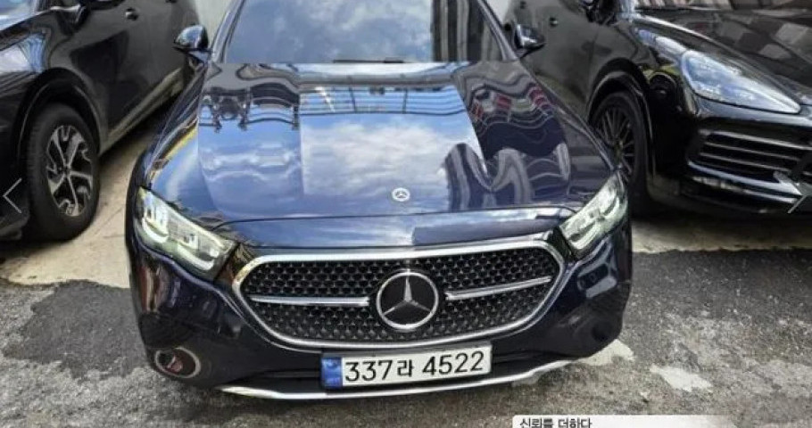 Mercedes-Benz E-Class 