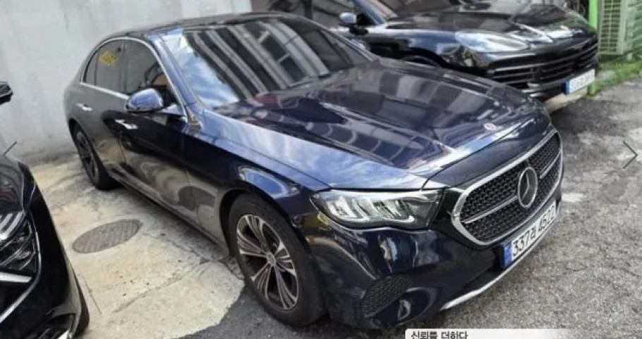Mercedes-Benz E-Class 
