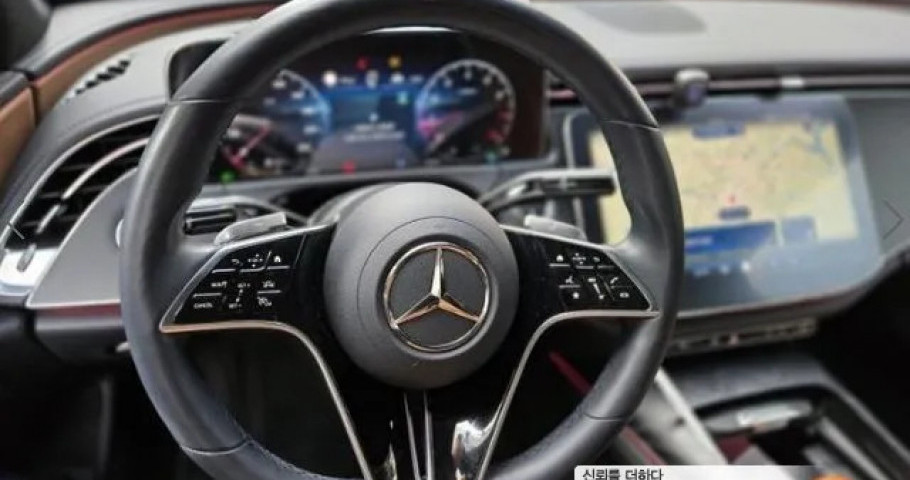 Mercedes-Benz E-Class 