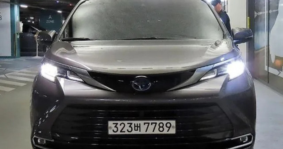 Toyota Sienna 