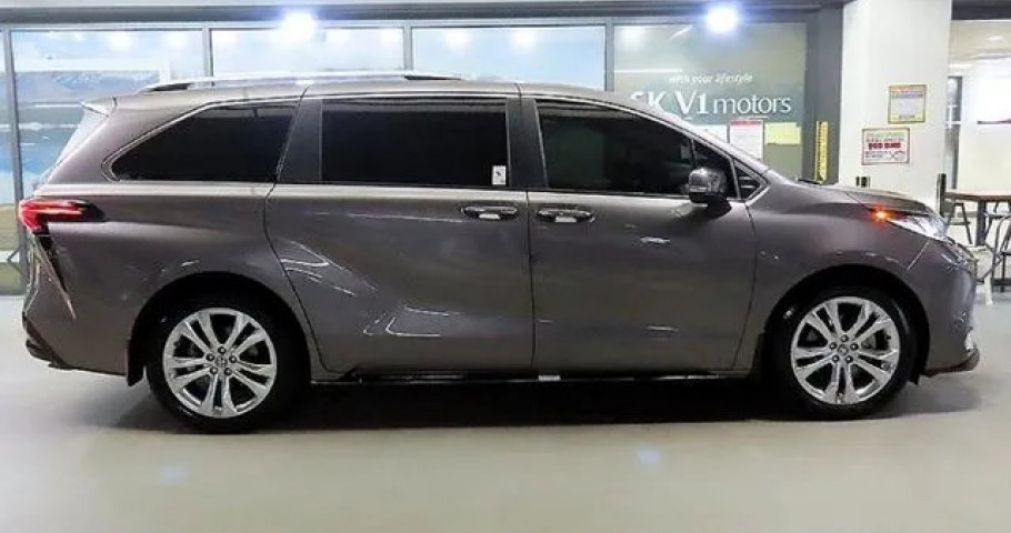 Toyota Sienna 