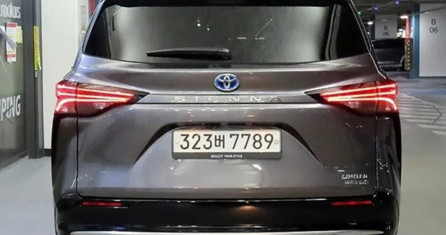 Toyota Sienna 