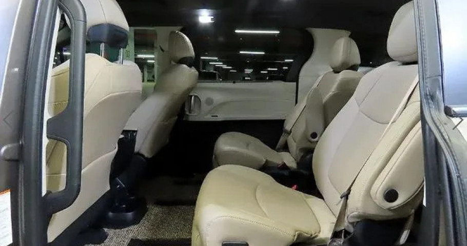 Toyota Sienna 